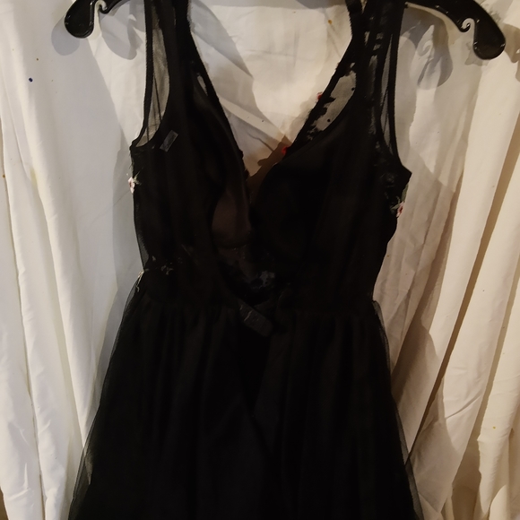 Embroidered Floral Dress with Rhinestone detailing and mesh waist - Picture 3 of 3